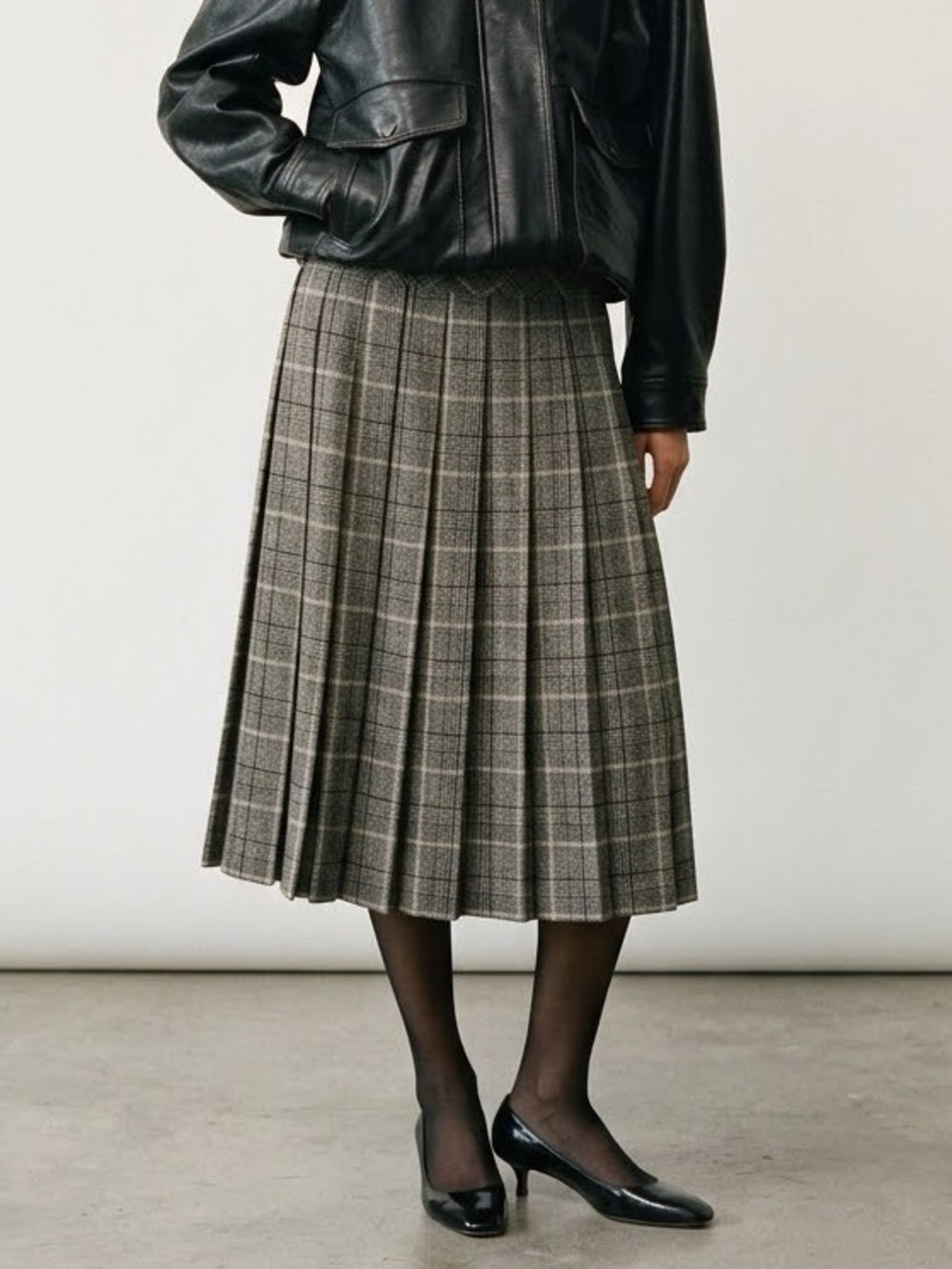 Vintage Wool Plaid Pleated Skirt Size Large Grey